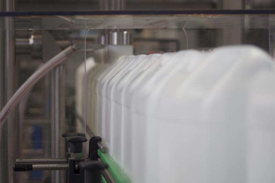 Laboratorio produzione ICLA detergenti professionali, saponi, cere per pavimenti